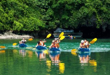 Kayaking in Luon cave