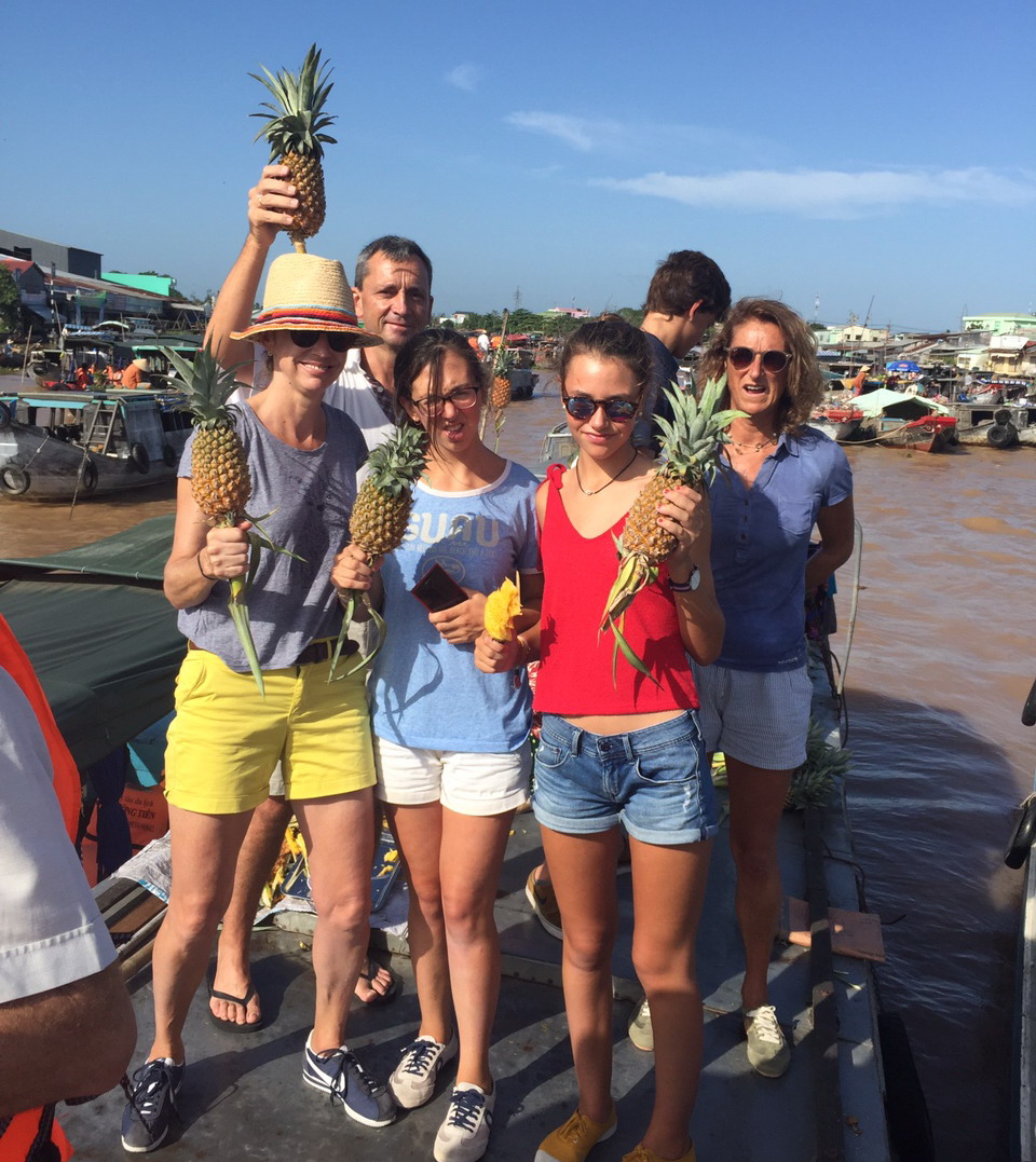Mekong Floating Market Enjoy Pine Apple