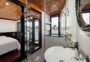 Sky Garden Cruise Halong Bay Priavte Bathroom