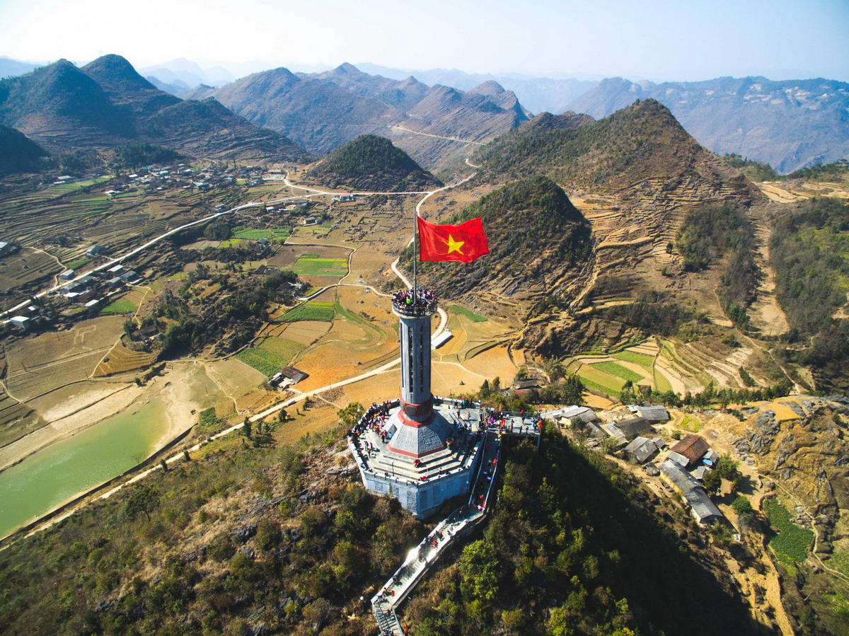 Ha Giang Lung Cu Flag Tower