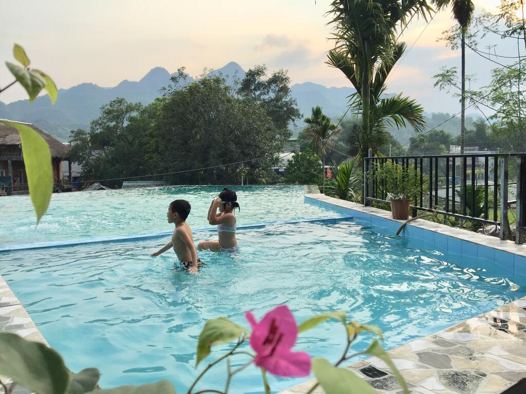 Mai Chau Swimming Pool