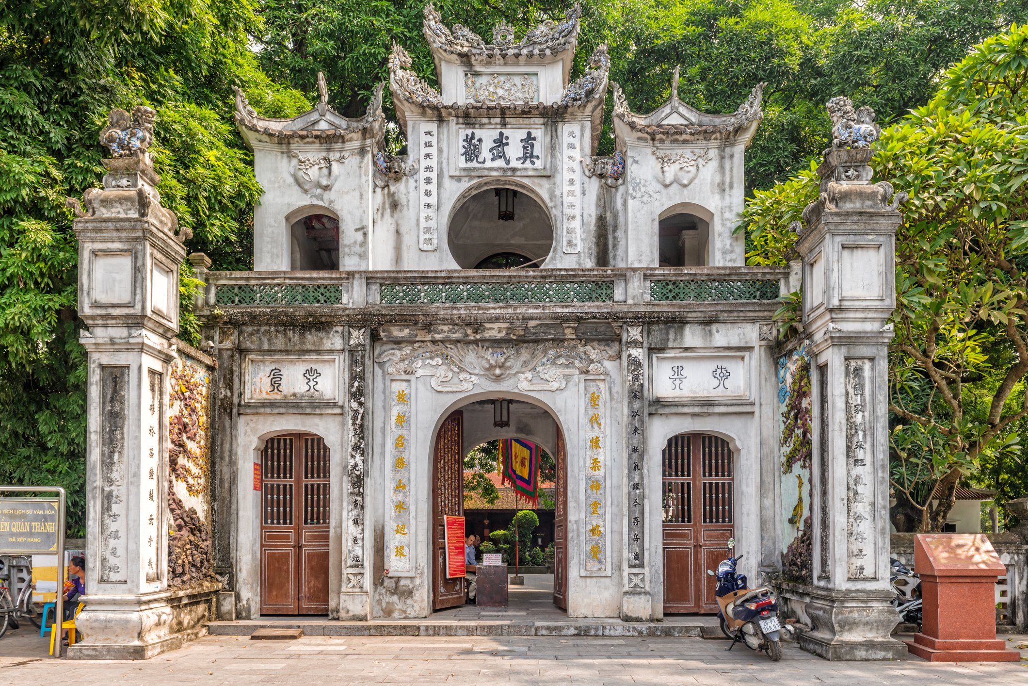 Quan Thanh Temple in Hanoi: Tours, News, Photo, Map - Impress Travel