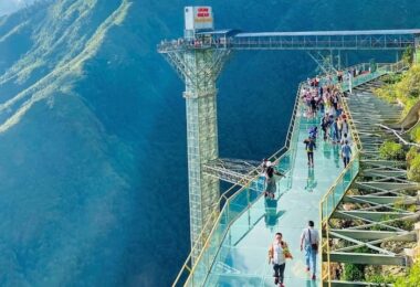 O Quy Ho Glass Bridge in Sapa