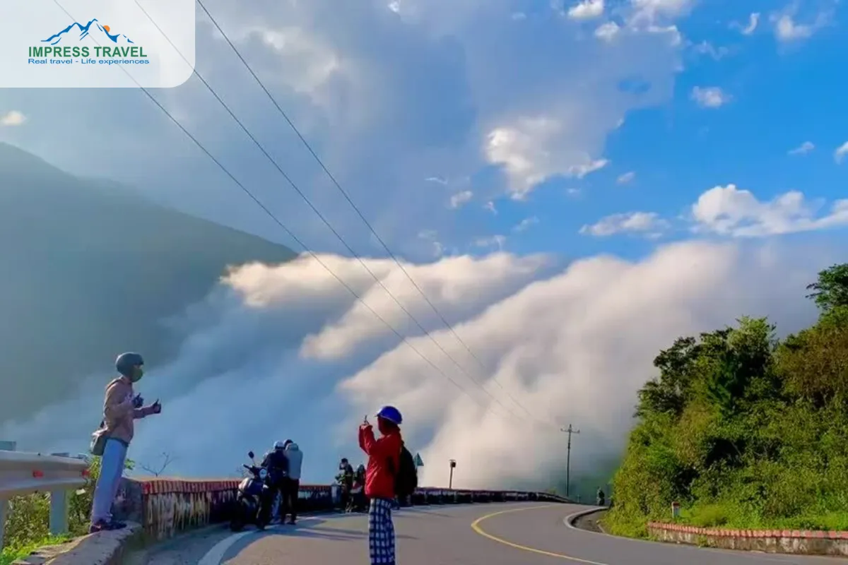 Cloud hunting and photography at Hai Van pass