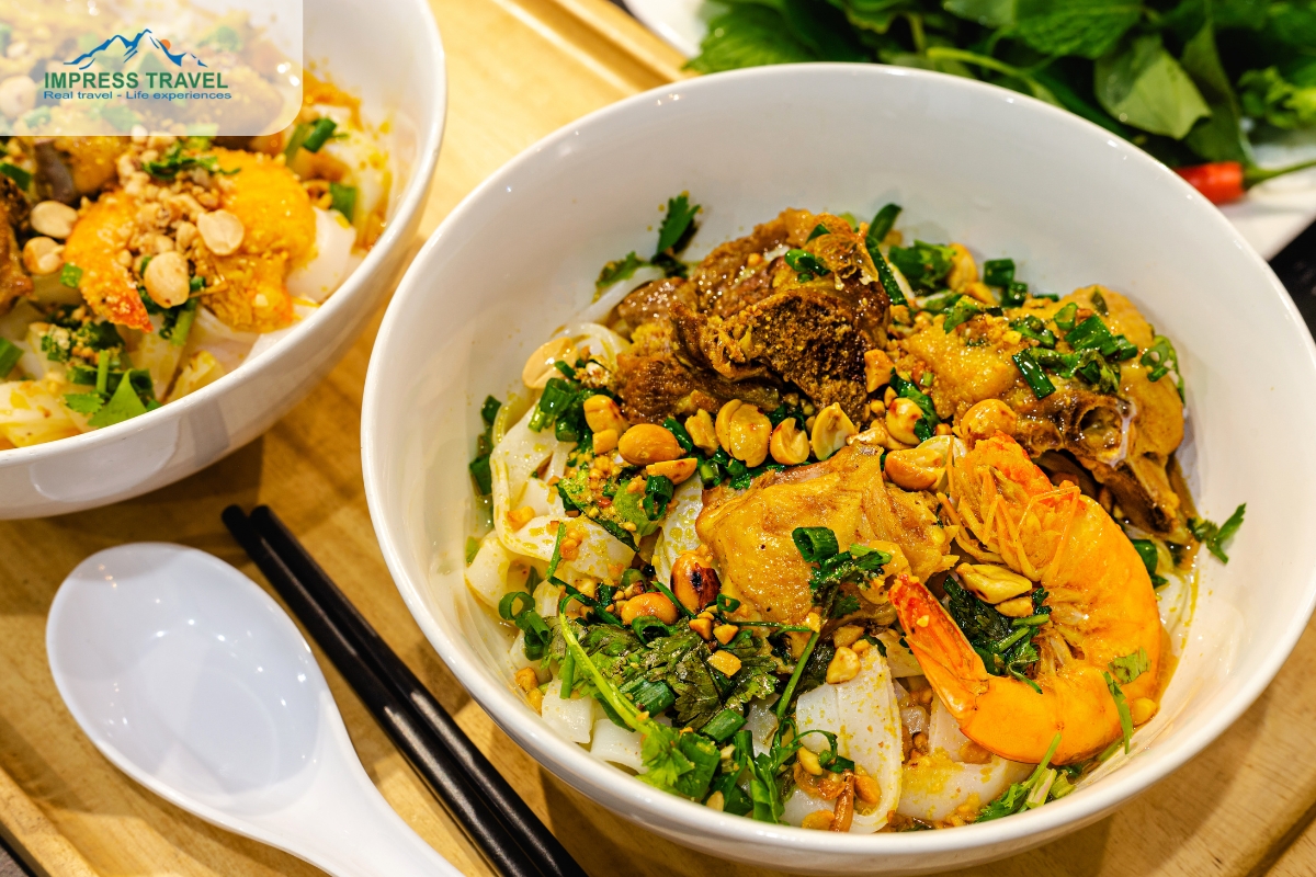 Mi Quang (Quang Noodles)