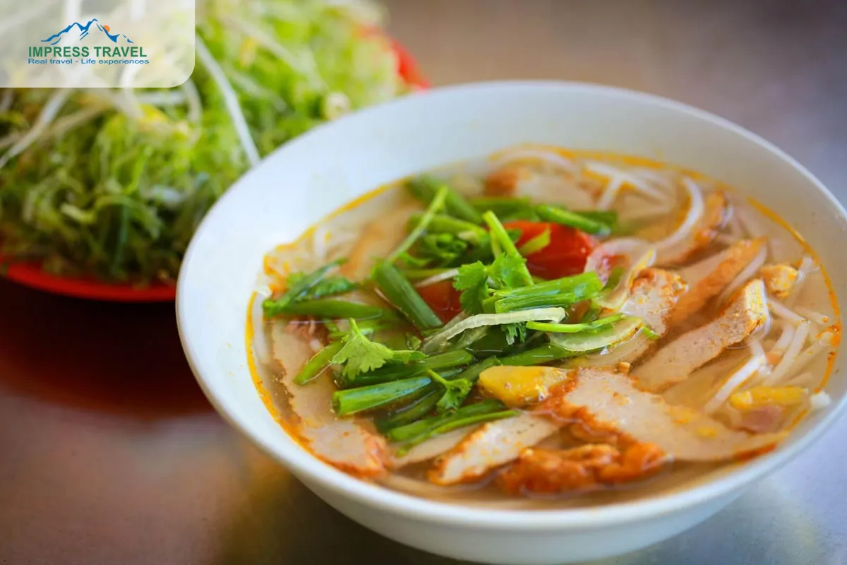 Bún Chả Cá (Fishcake Noodle Soup)