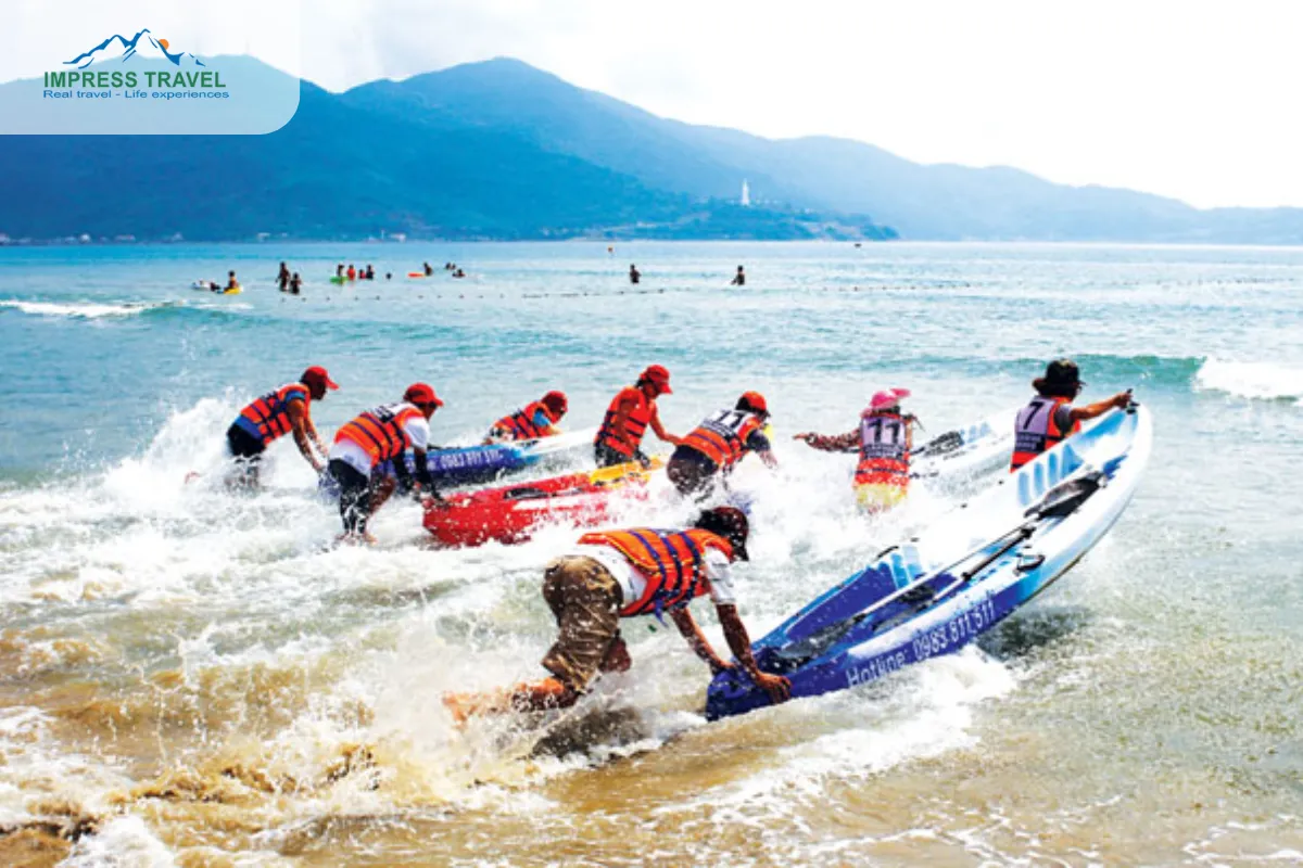 Activities and games at My Khe beach