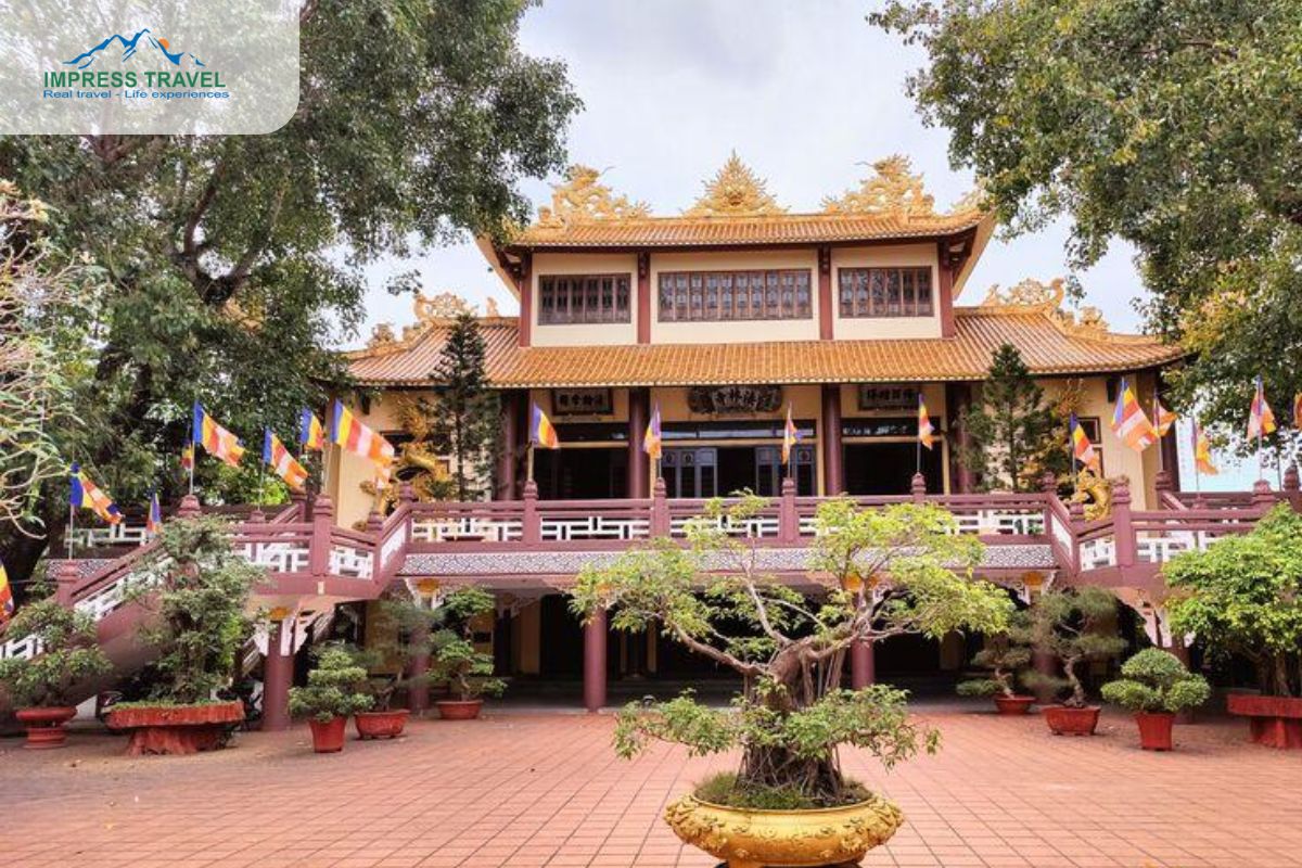  Phap Lam Pagoda in Danang 