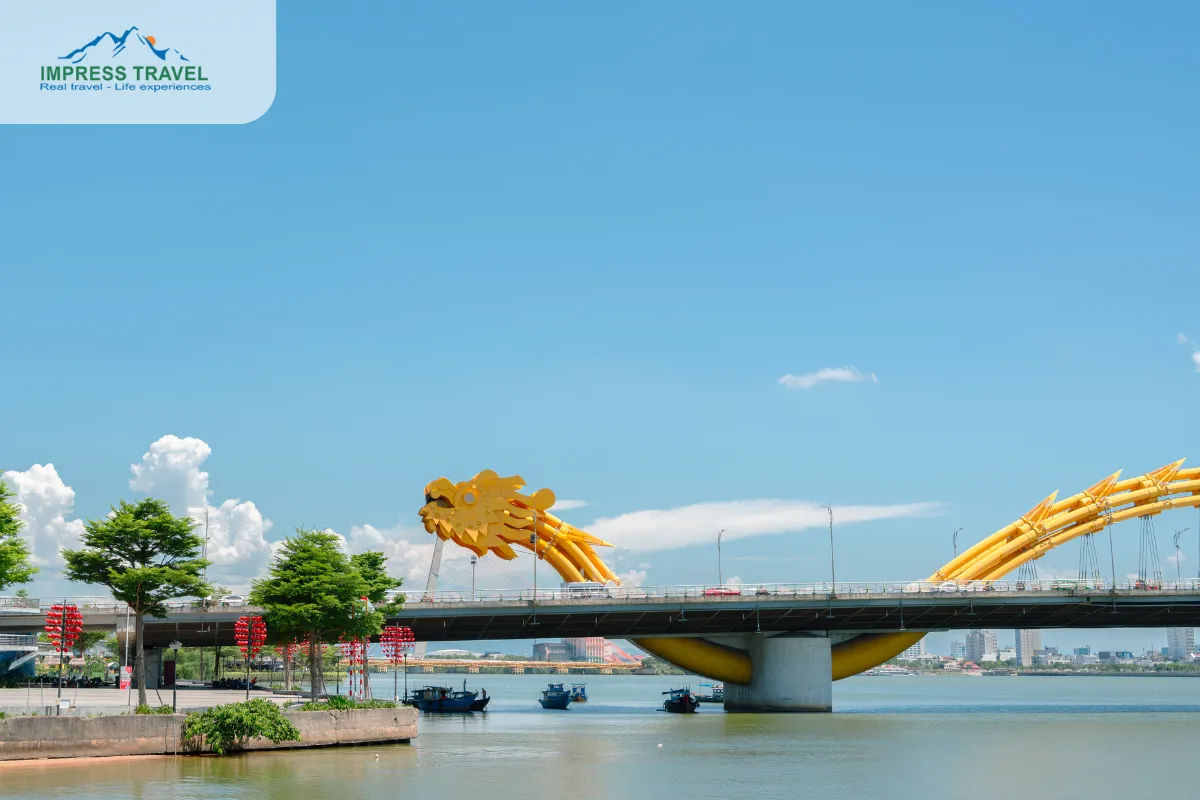 Dragon bridge at Han River, Da Nang