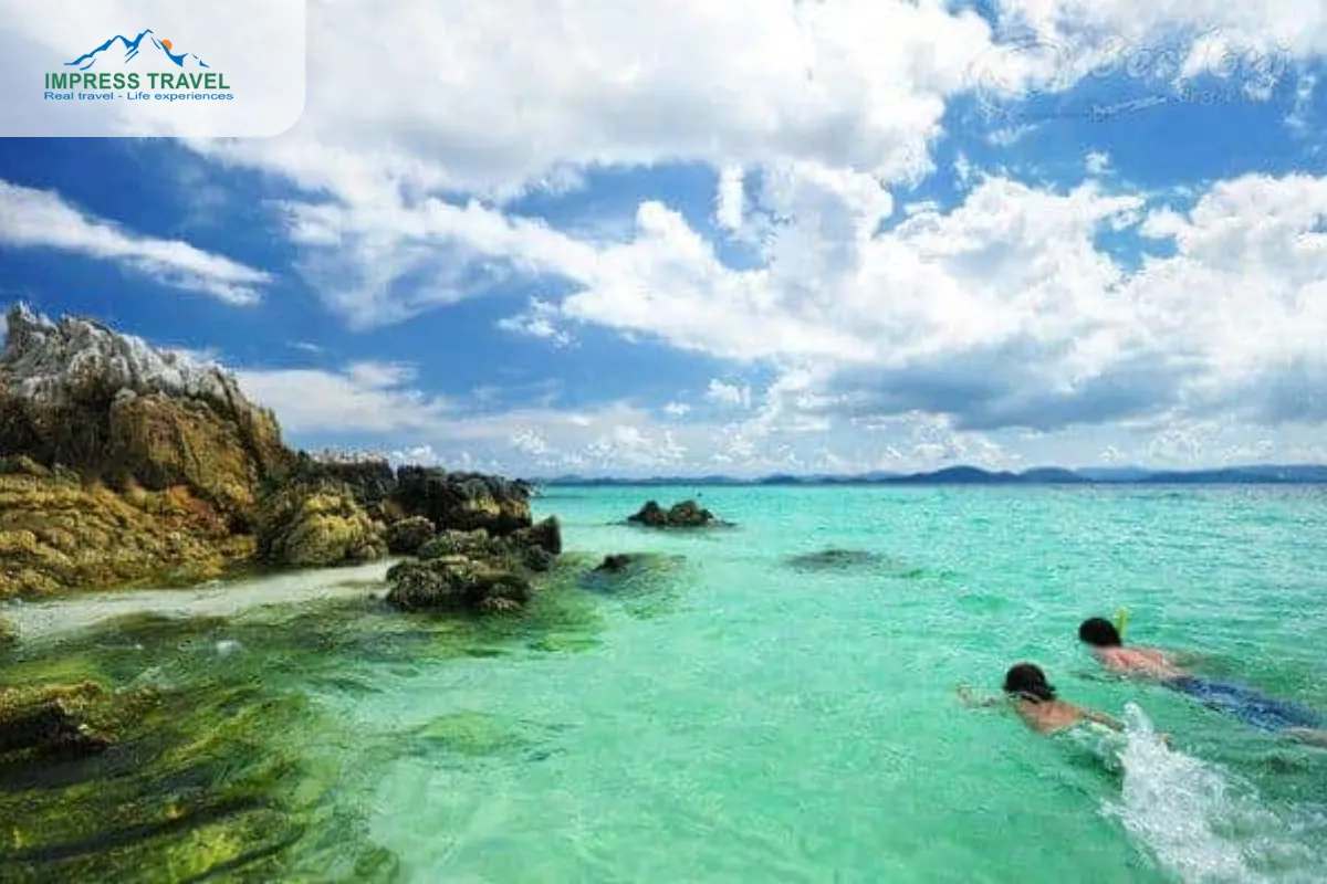 Swimming at Non Nuoc beach