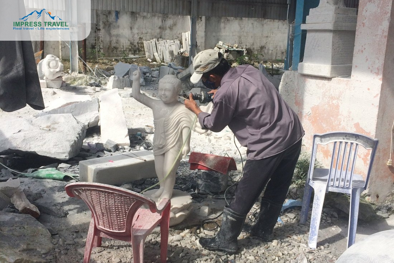 The art of meticulous stone carving by the craftsman's hands