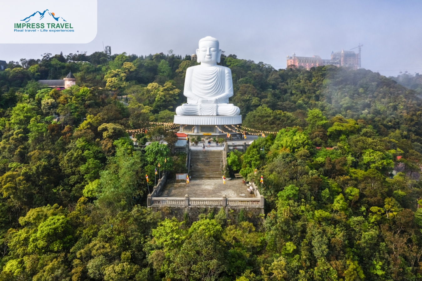 Statue of Buddha Shakyamuni at Linh Ung Pagoda Ba Na