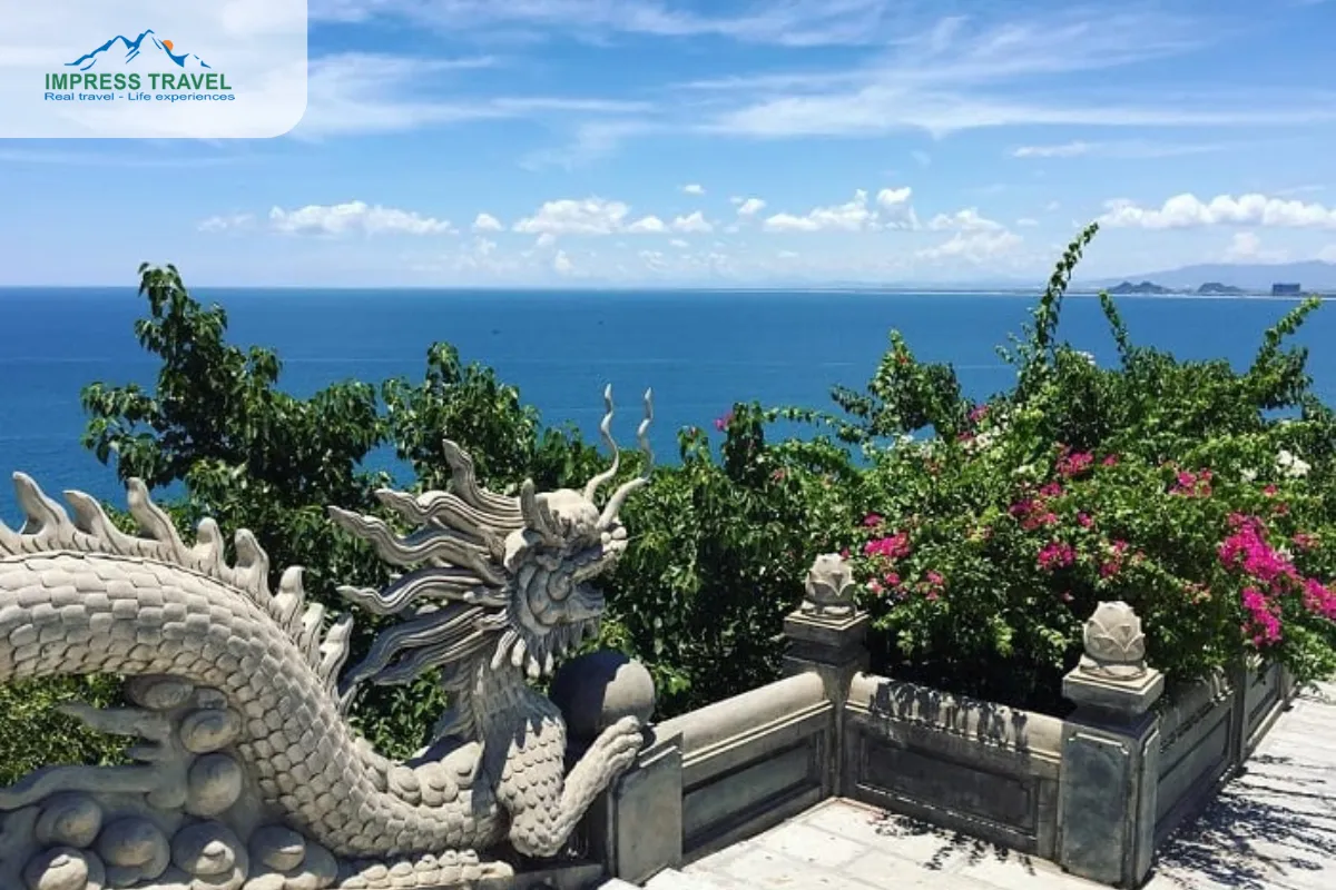 Linh Ung Pagoda has a view of Danang sea 