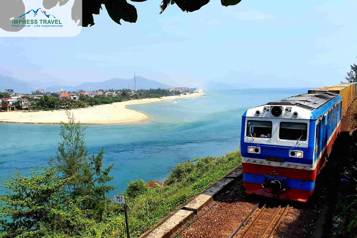 Train trip from Da Nang to Hue 