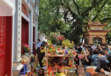 Religious tours in Hanoi