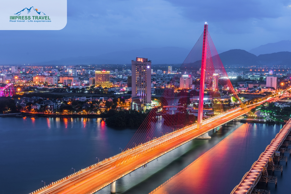 The best street for a walking tour in Danang - Han River Bridge (Bach Dang)