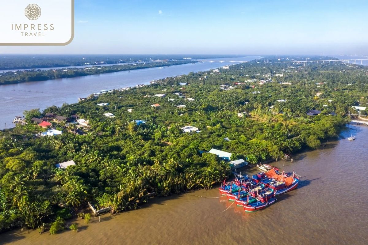 Provinces Belong Mekong River: Phung Islet