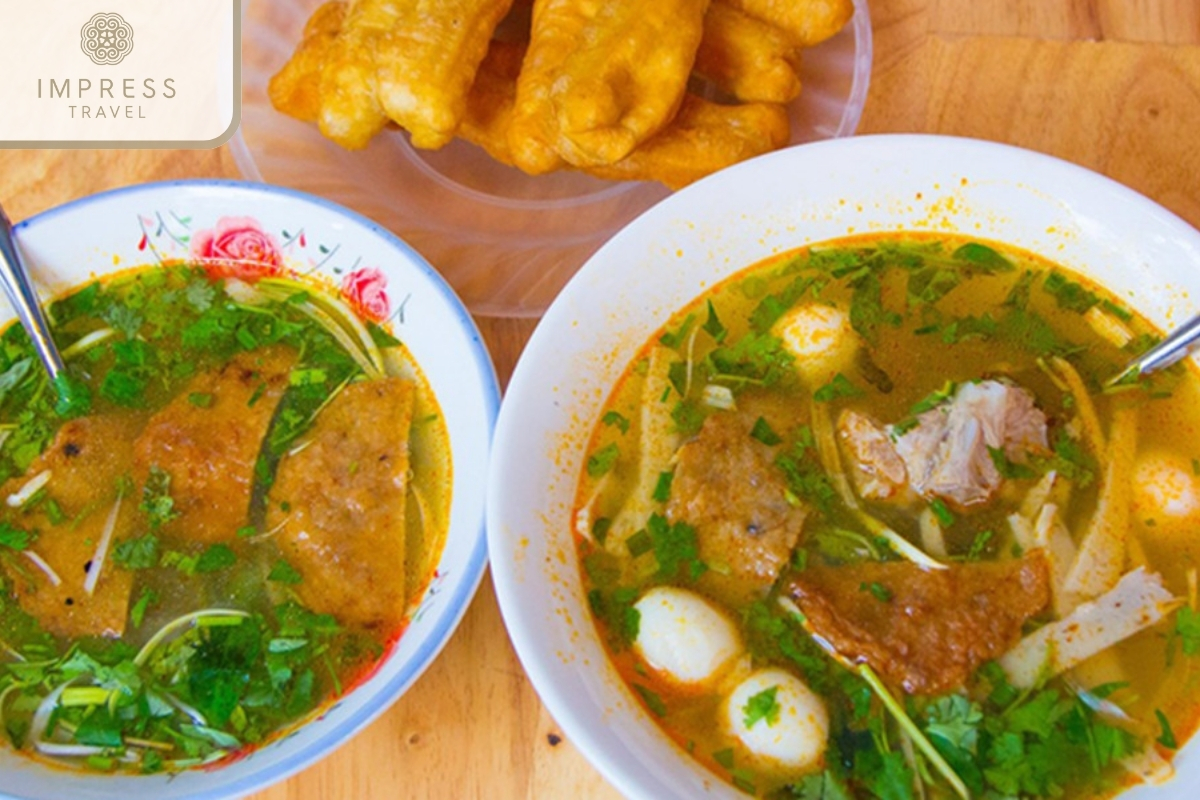 Bánh canh bà Bé