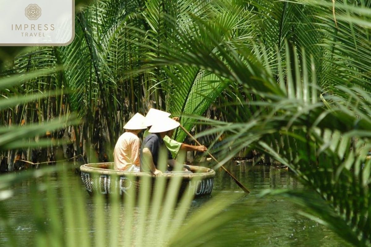 Basket paddling on the coconut forest