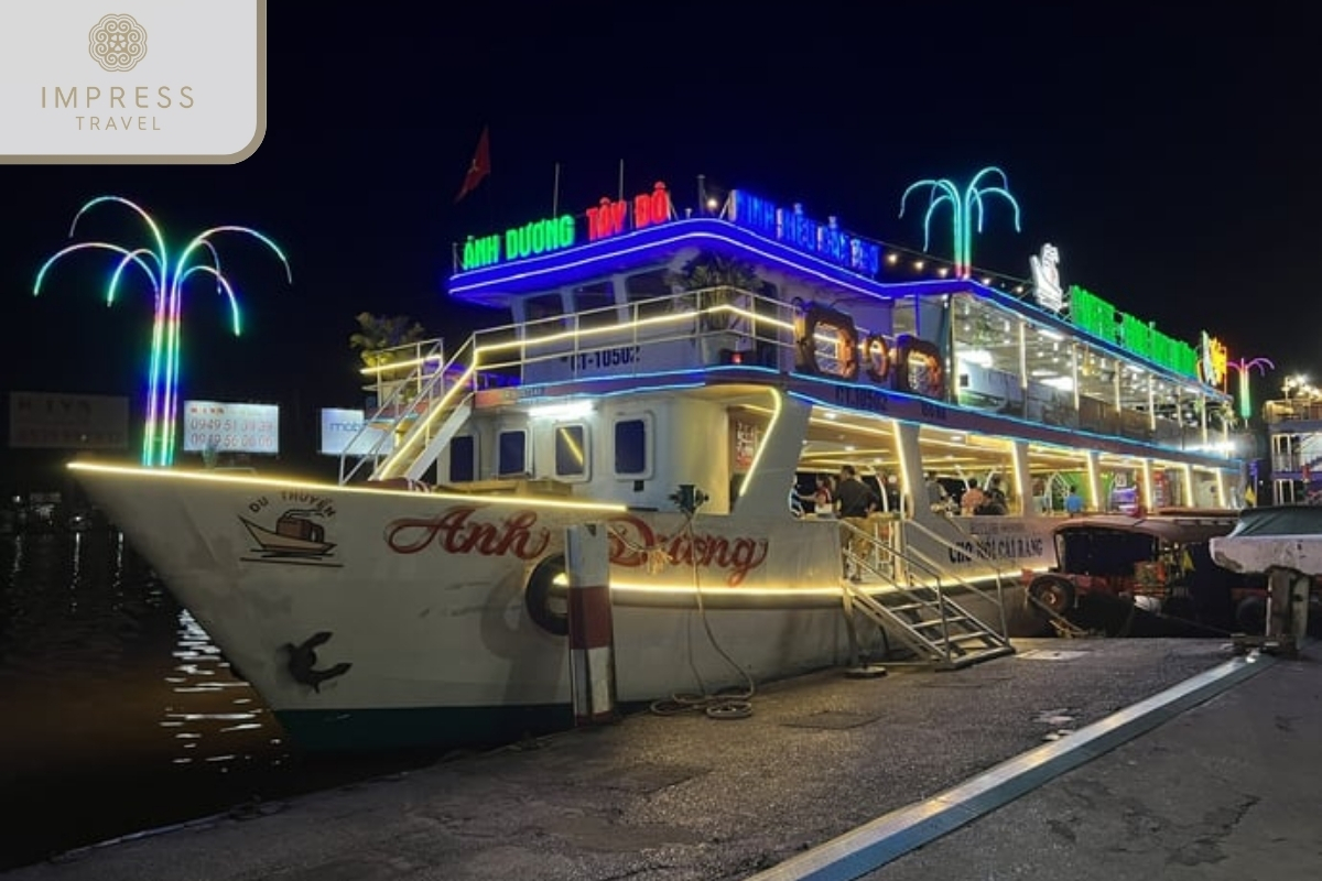 Ánh Dương Floating Restaurant