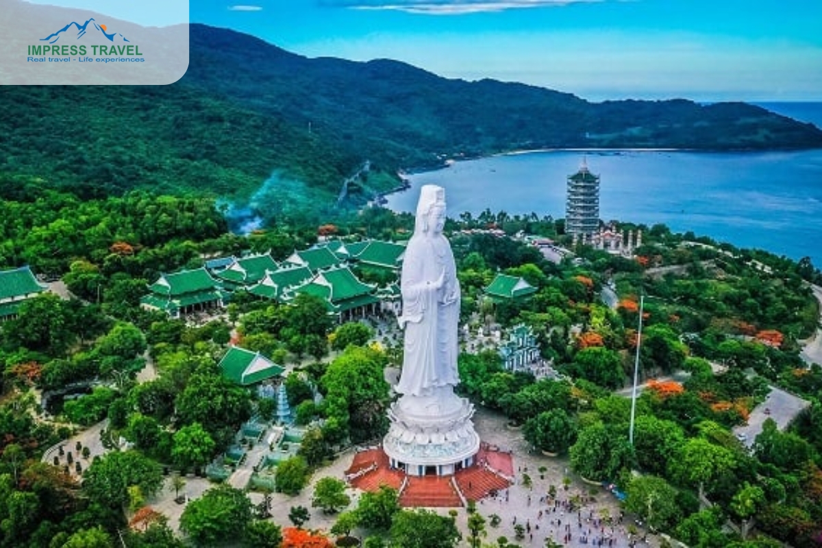 Linh Ung Pagoda on Son Tra peninsula - place without entrance fees in Danang