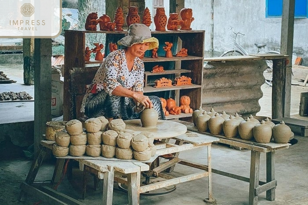 Pottery artisans