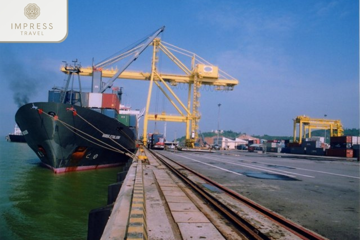 Da Nang Port in 1975