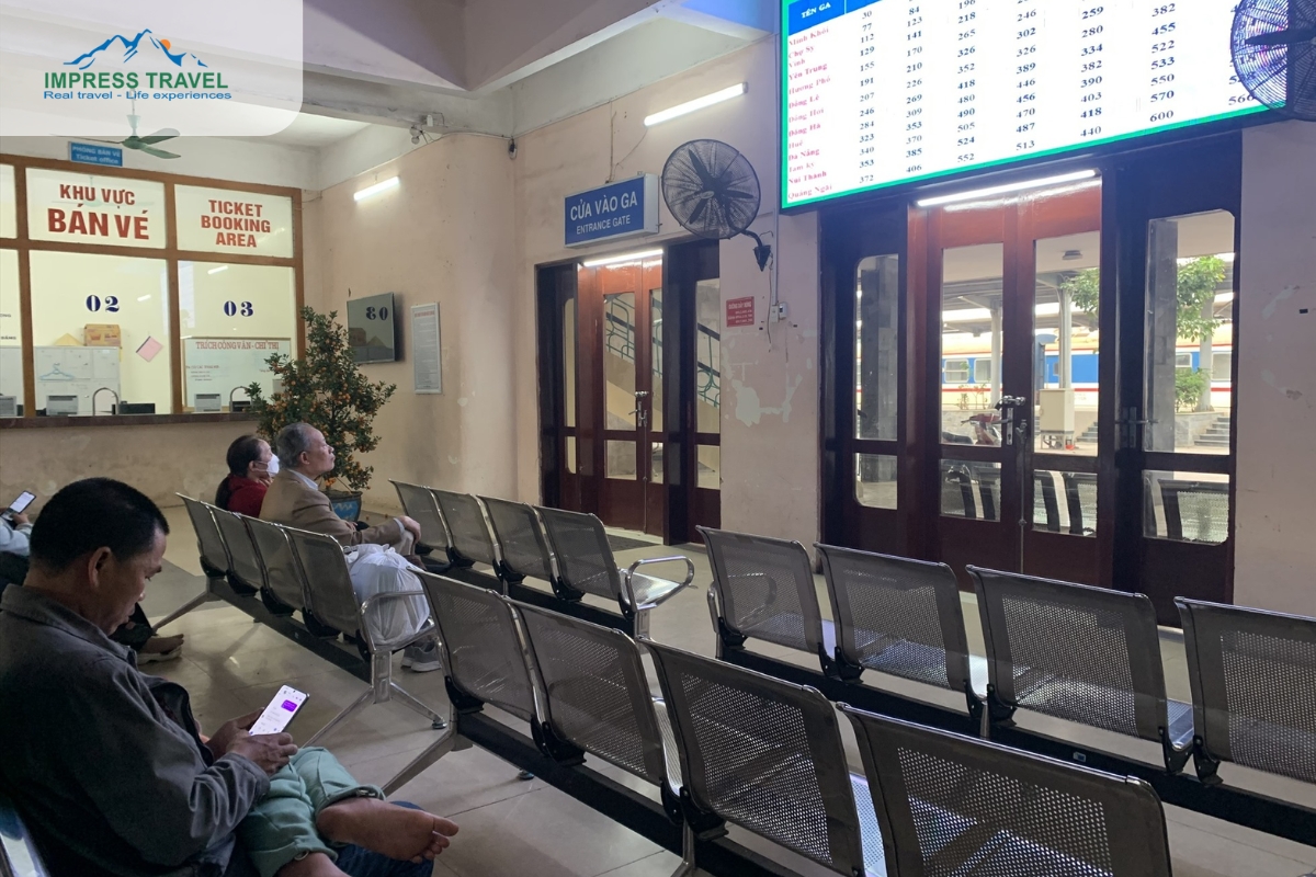 Convenient way to buy train tickets at Da Nang Station