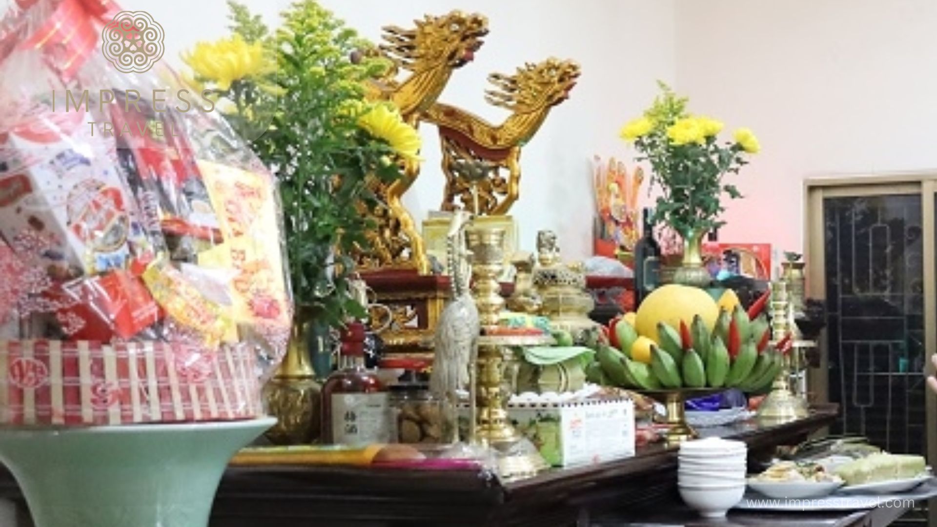 Ancestor worship in special occasions 