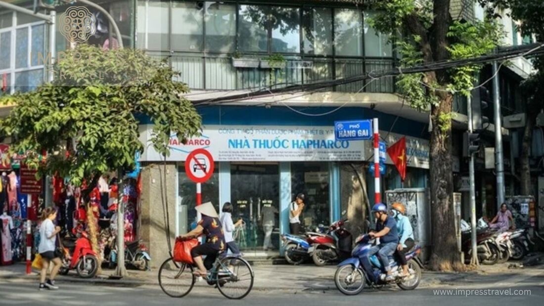 Hang Gai Street in Ha Noi