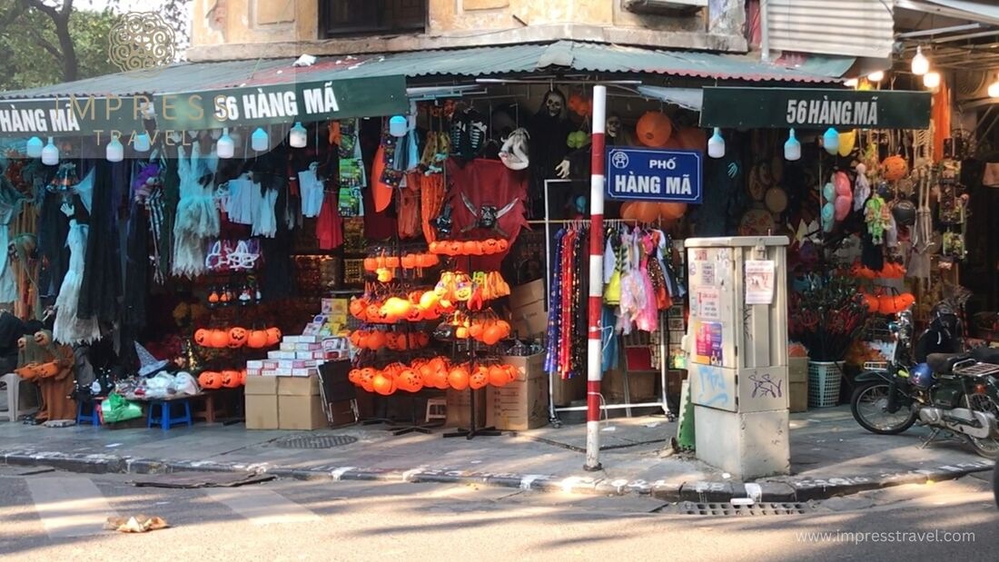 Hang Ma Street on Halloween