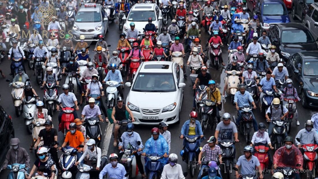 Motorbikes with Hanoi people