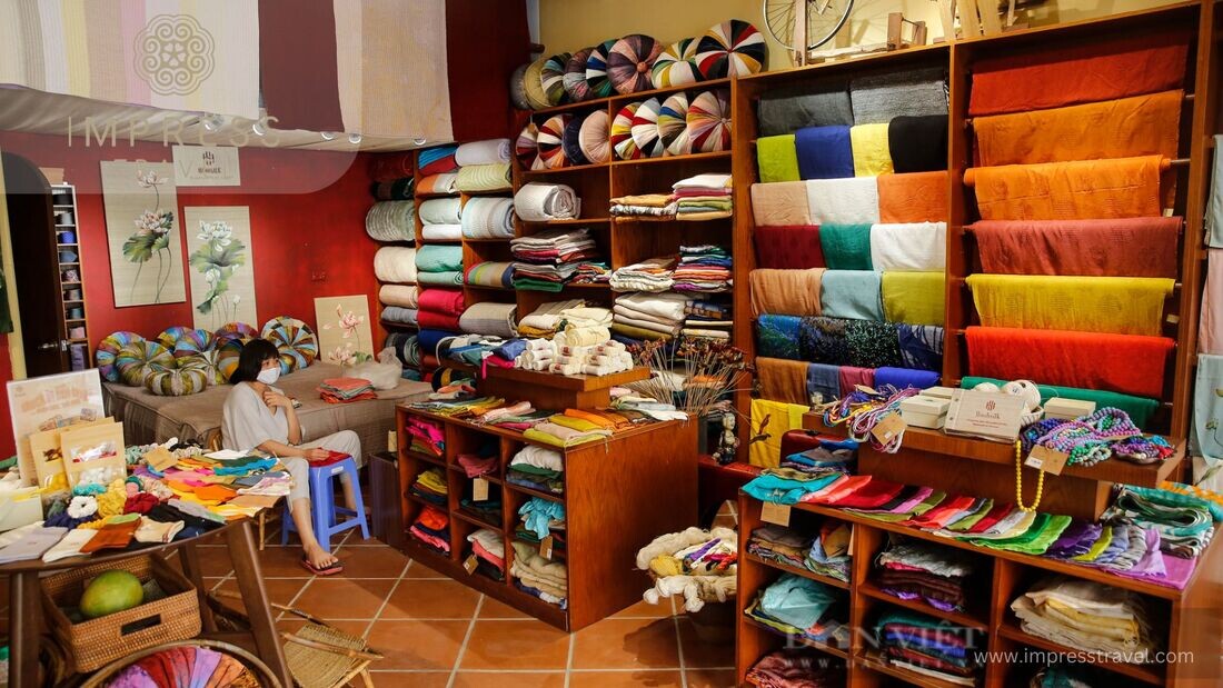 Silk shop in Hang Gai, Hanoi