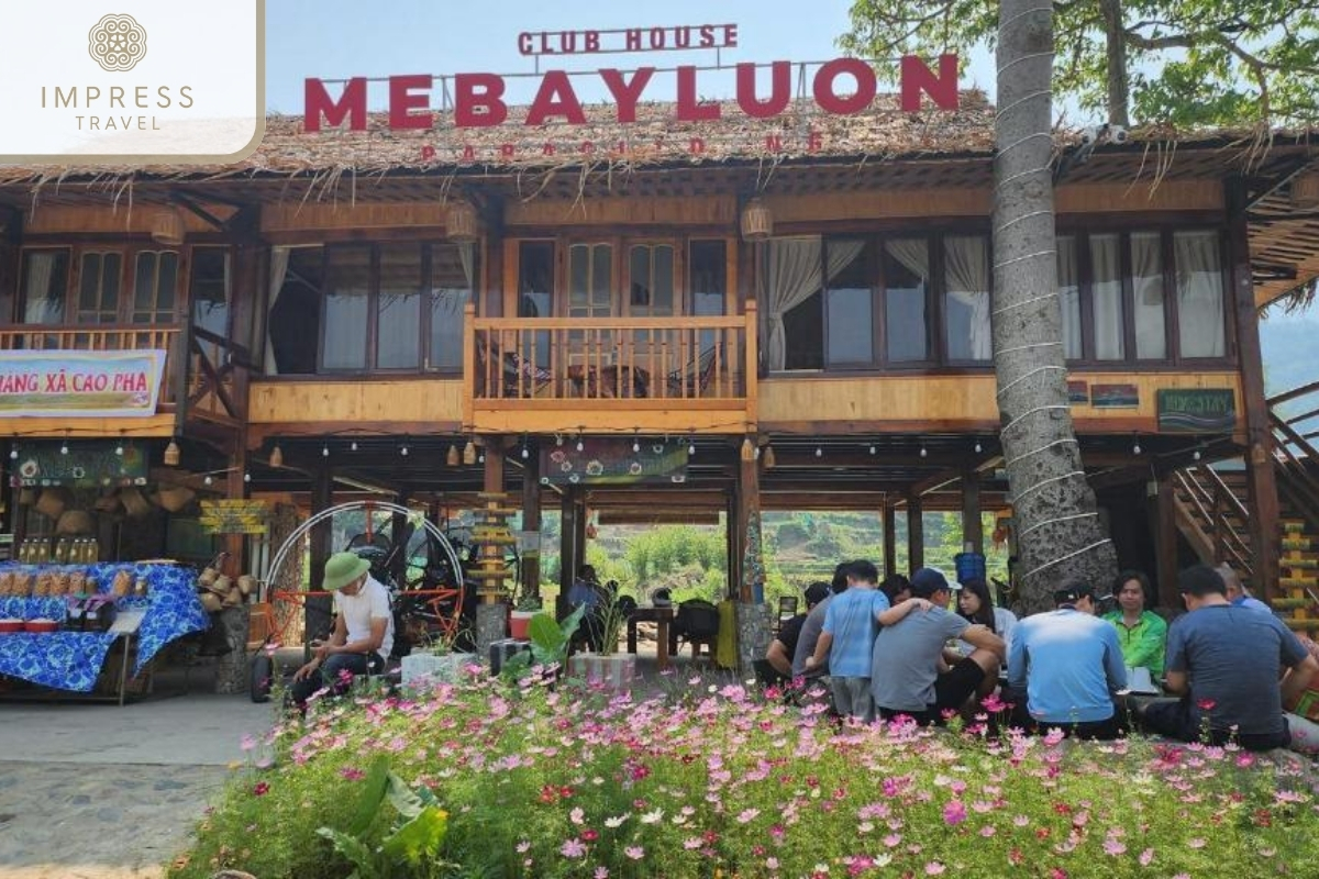 Visitors to Club House Mebayluon Paraglidin