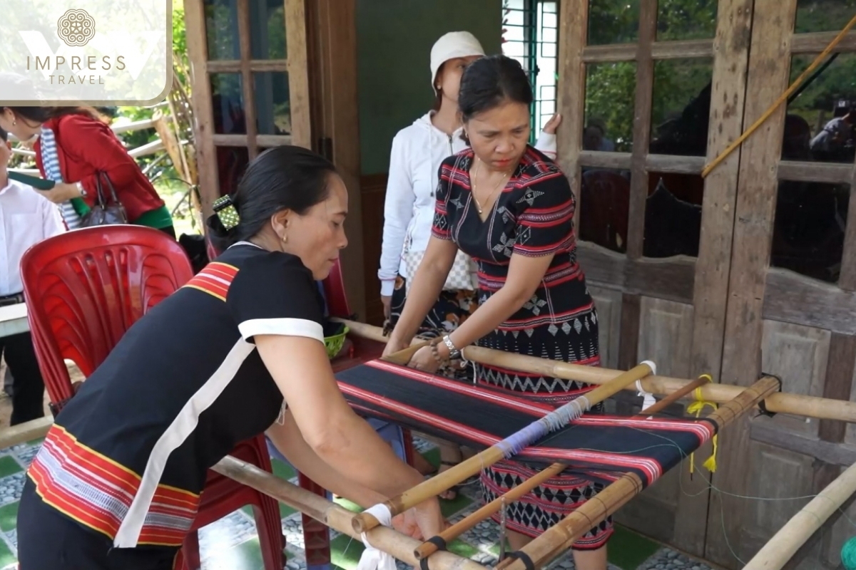 Weaving Village in Danang Ethnic Tours Packages