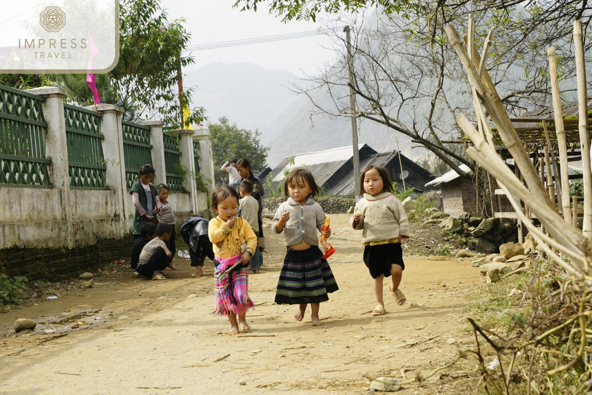 Peaceful scene of highland children-ethnic culture encounters on Pu Luong tours