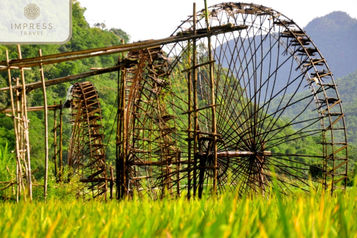 Peaceful scene at the ancient water wheel-ancient waterwheels in Pu Luong tours 