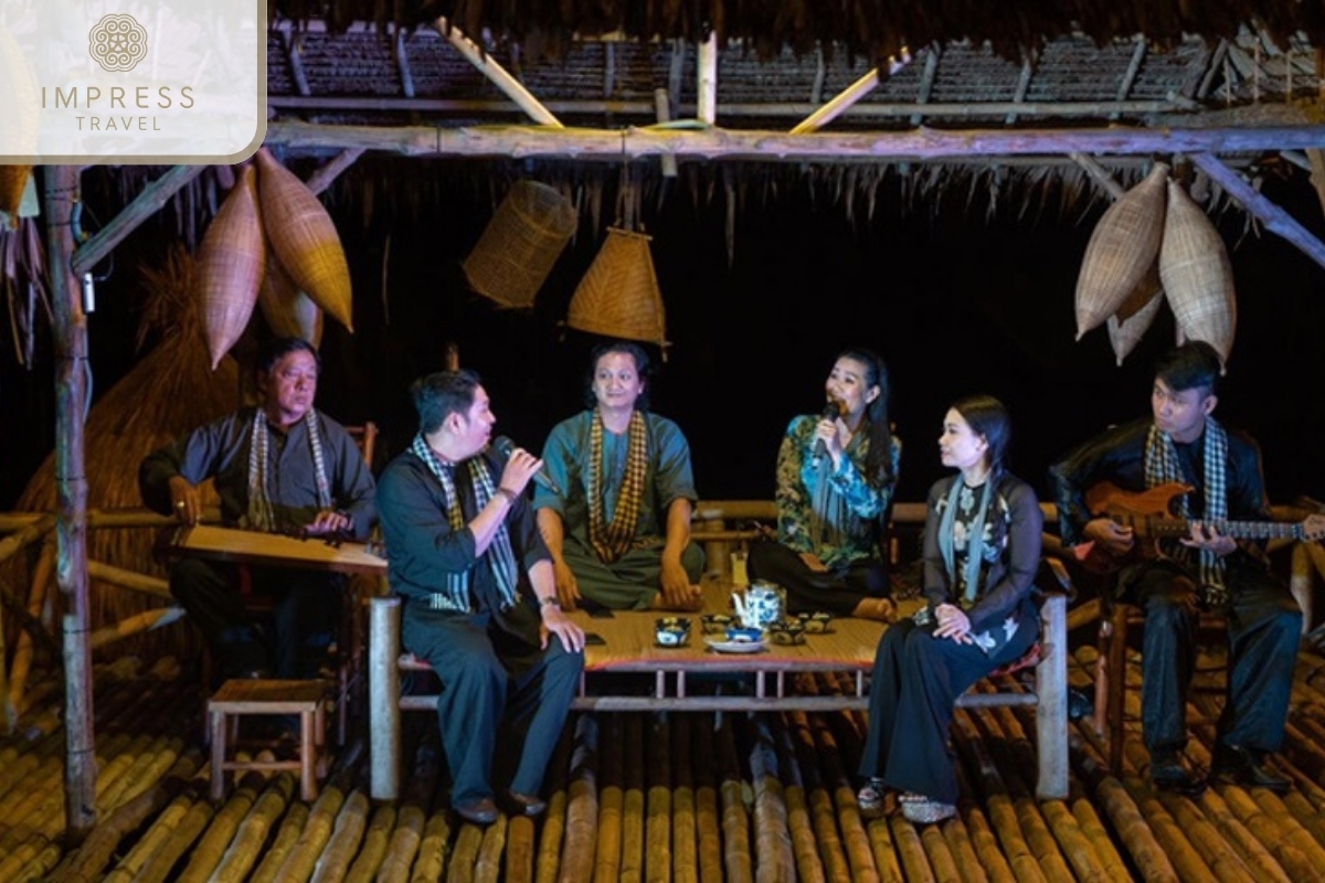 Don Ca Tai Tu- Tour Listening Southern Vietnamese Folk Music