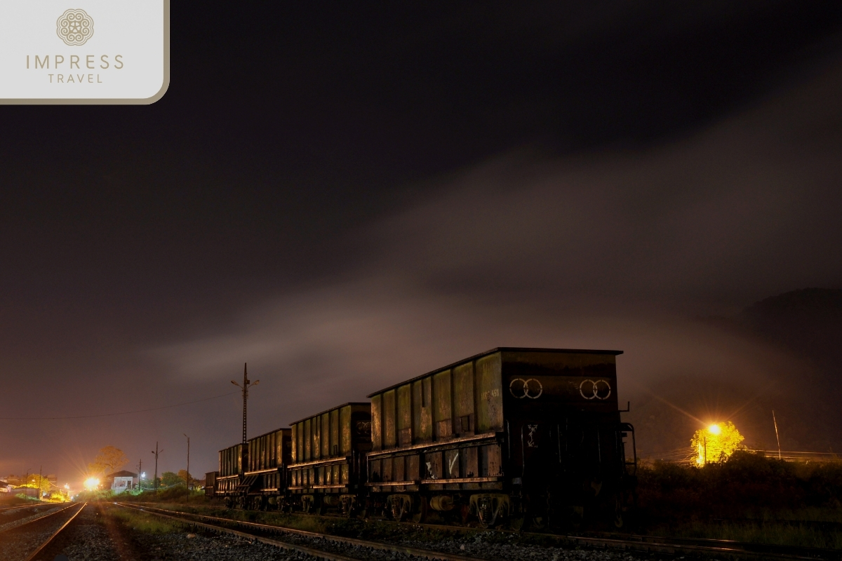 Take from Hanoi to Lao Cai by night train