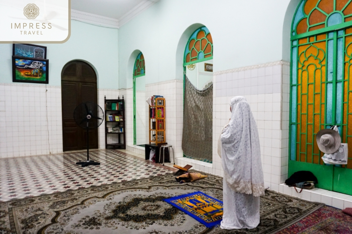 Inside the cathedral-Mosques in Ho Chi Minh City for Muslim tours