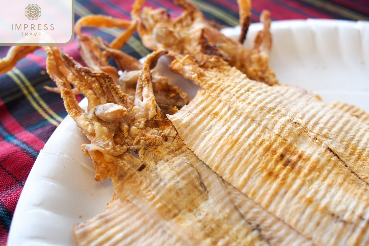 Popular dried squid dishes in Hoi An-Sampan Boat Ride and Colourful Night Market Tour!