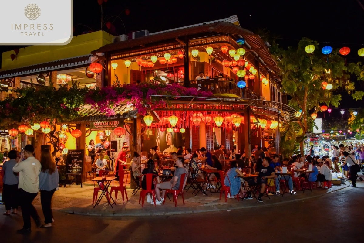 Colourful Hoi An’s Night Market-Sampan Boat Ride and Colourful Night Market Tour!