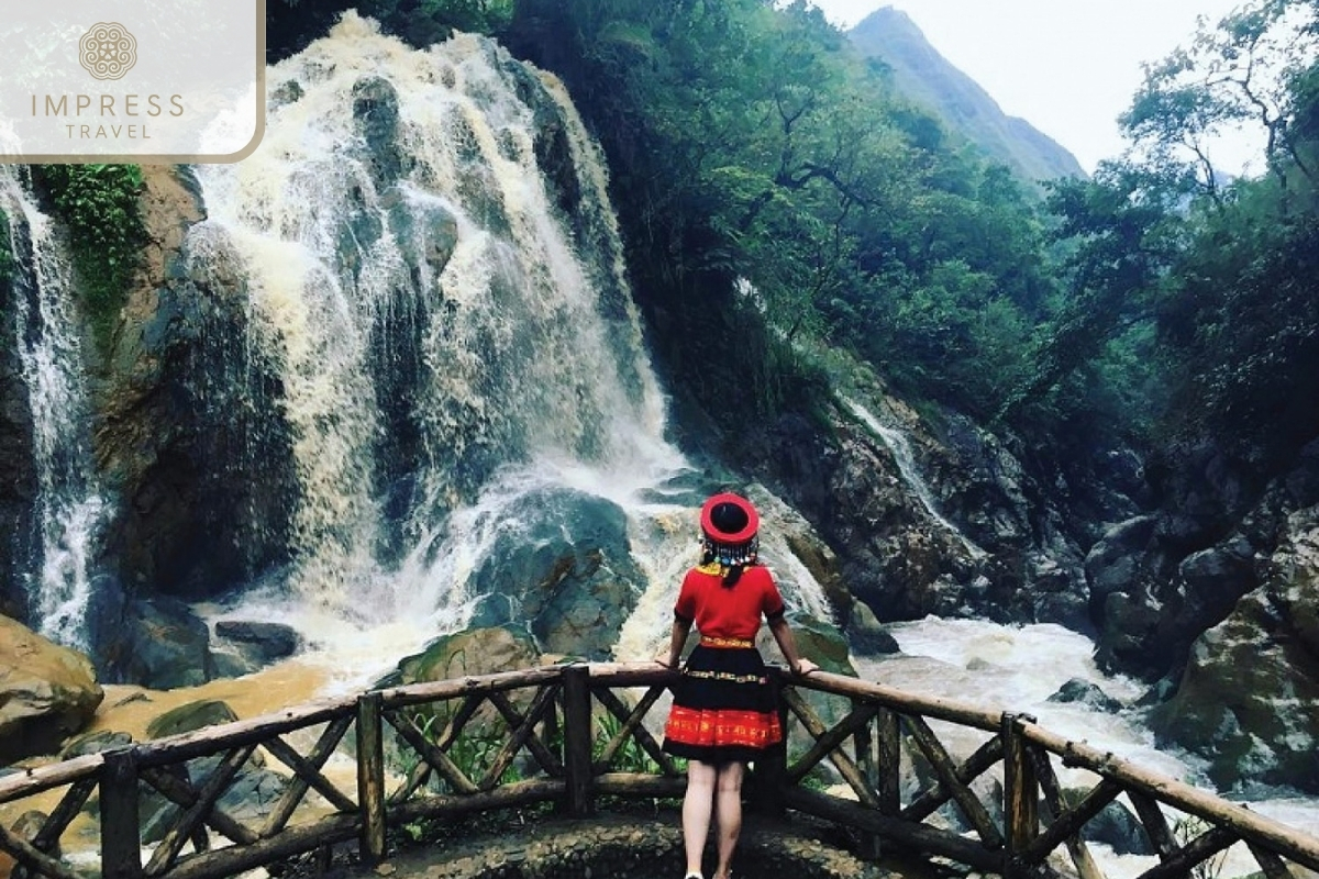 Check in at Silver Waterfall-Silver Waterfall in Sapa Tour