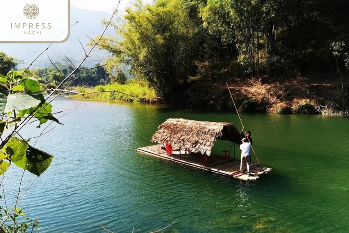 Experience bamboo rafting-Staying at Pu Luong Retreat 