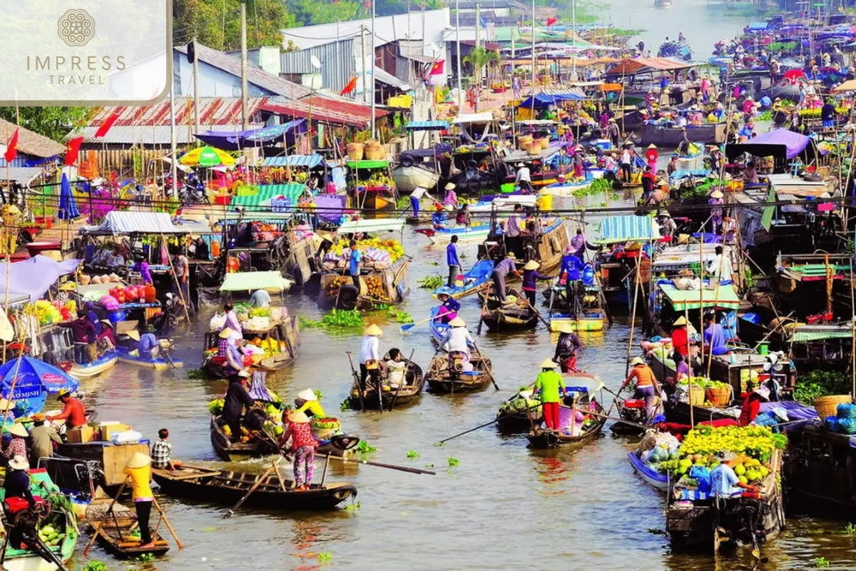 Exploring Cai Rang Floating Market in May Islet tour to explore the Mekong River Delta 