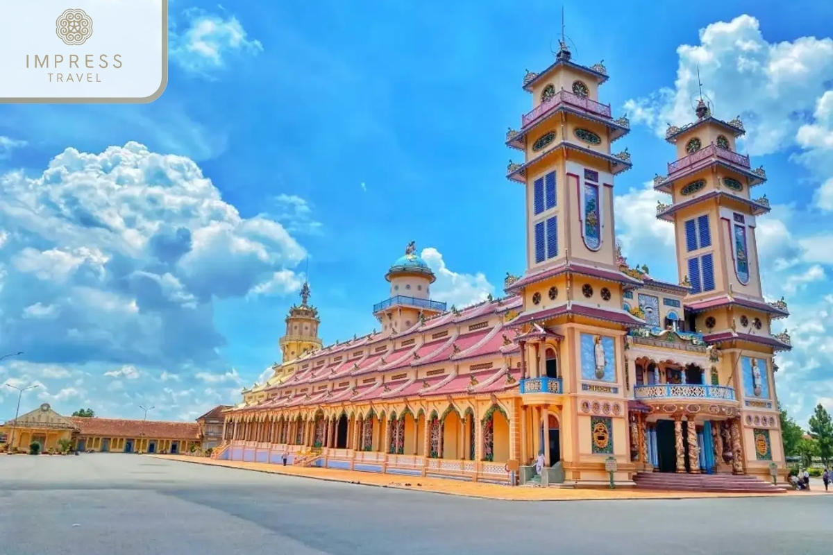 Cao Dai Temple in Ho Chi Minh City to Mekong River Tour by Les Rives Boats