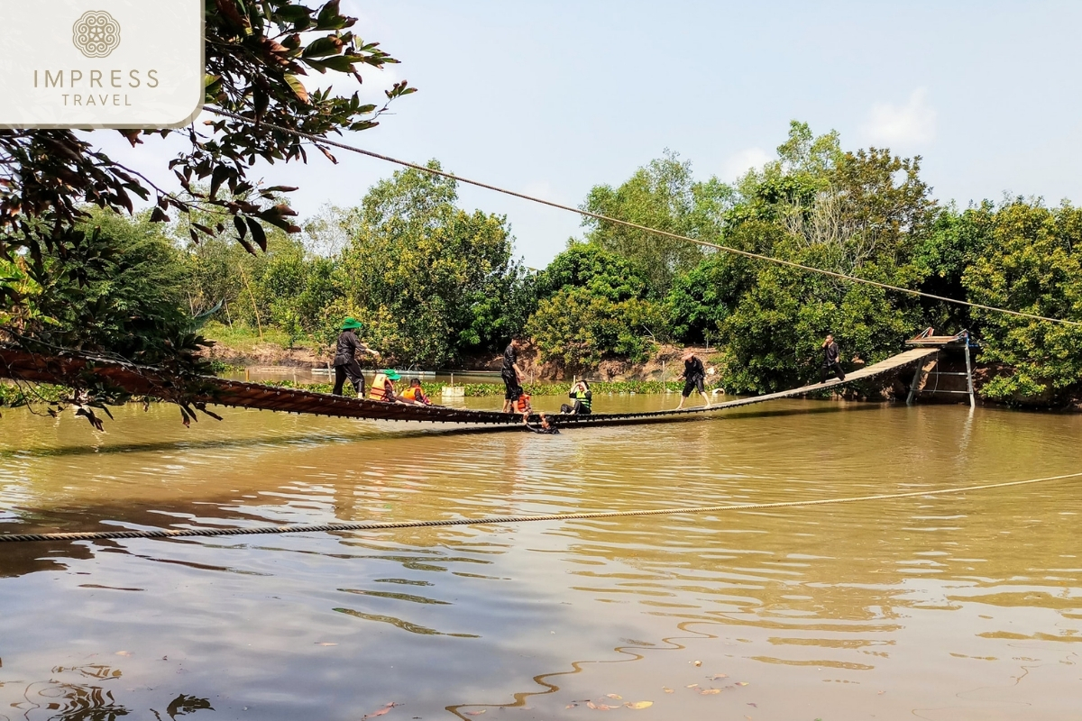 Road to Cu Lao May-Tour by Boat to Vinh Long City