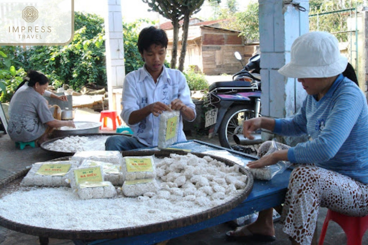 The Art of Making Sesame Dried Cakes