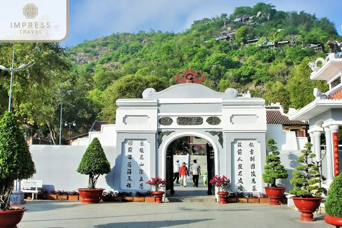 Thoai Ngoc Hau Mausoleum in Tour from Can Tho to Chau Doc