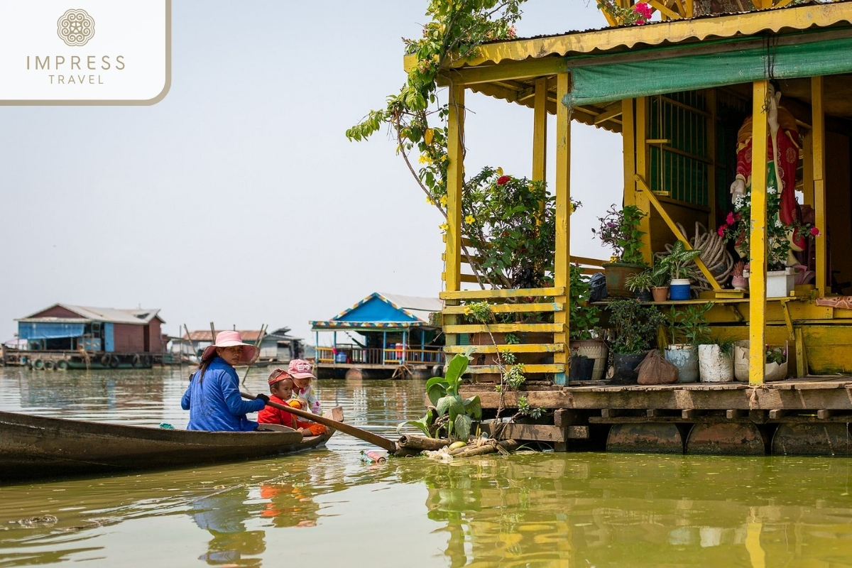 Life of people in the floating village - advantages of the Mekong River to attract tourists